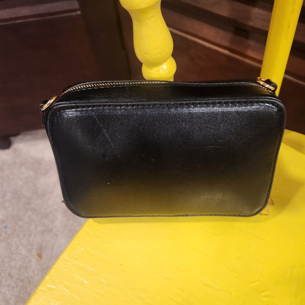 Retro Cassette Tape Design Portable Audio Case - Black - Picture 2 of 3
